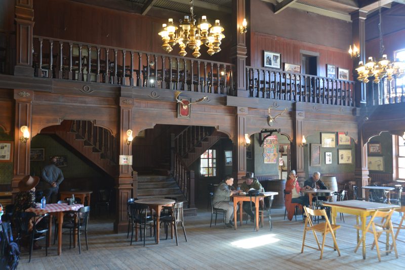 der-junge-haeuptling-winnetou-rio-santo-02618-drehort-saloon_texas-hollywood der-junge-haeuptling-winnetou-rio-santo-02618-drehort-saloon_texas-hollywood