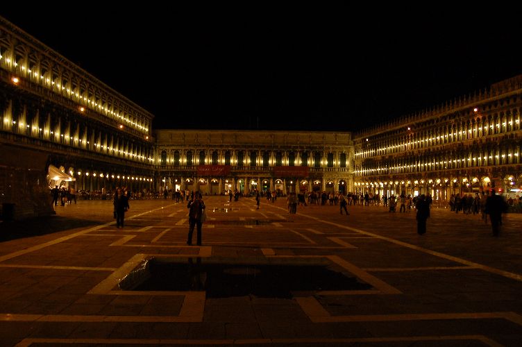 Honig im Kopf, Venedig, Piazza San Marco, Drehort Drehorte Filmlocations Filmlocation Honig im Kopf, Venedig, Piazza San Marco, Drehort Drehorte Filmlocations Filmlocation