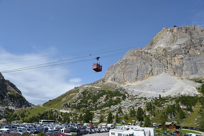 pfefferkoerner-film-lagazuoi-drehort-seilbahn-falzaregopass-dolomiten